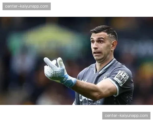 阿斯顿维拉前锋盖桑德膝盖重伤，爱德华其他原因缺席